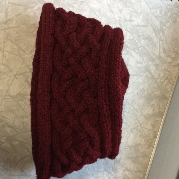 Hand Knit Cabled Pill Box Hat - Picture 5 of 5